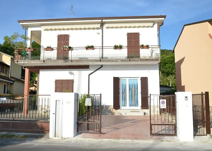 La Perla Del Magra Holidays House